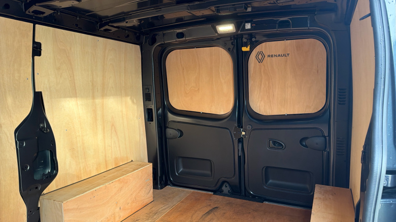 Renault Trafic Swb Diesel SL30 Blue dCi 170 Extra Sport [Safety] Van EDC